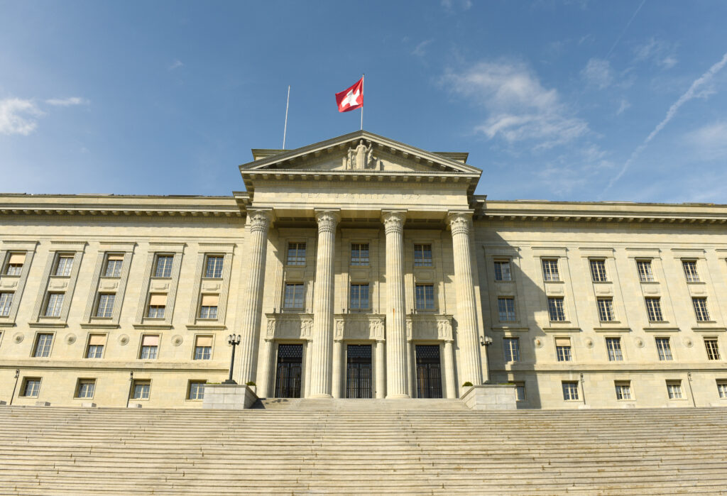 Le Tribunal fédéral a confirmé que les actifs d’un trust inter vivos irrévocable et discrétionnaire ne font pas partie de la succession du défunt.