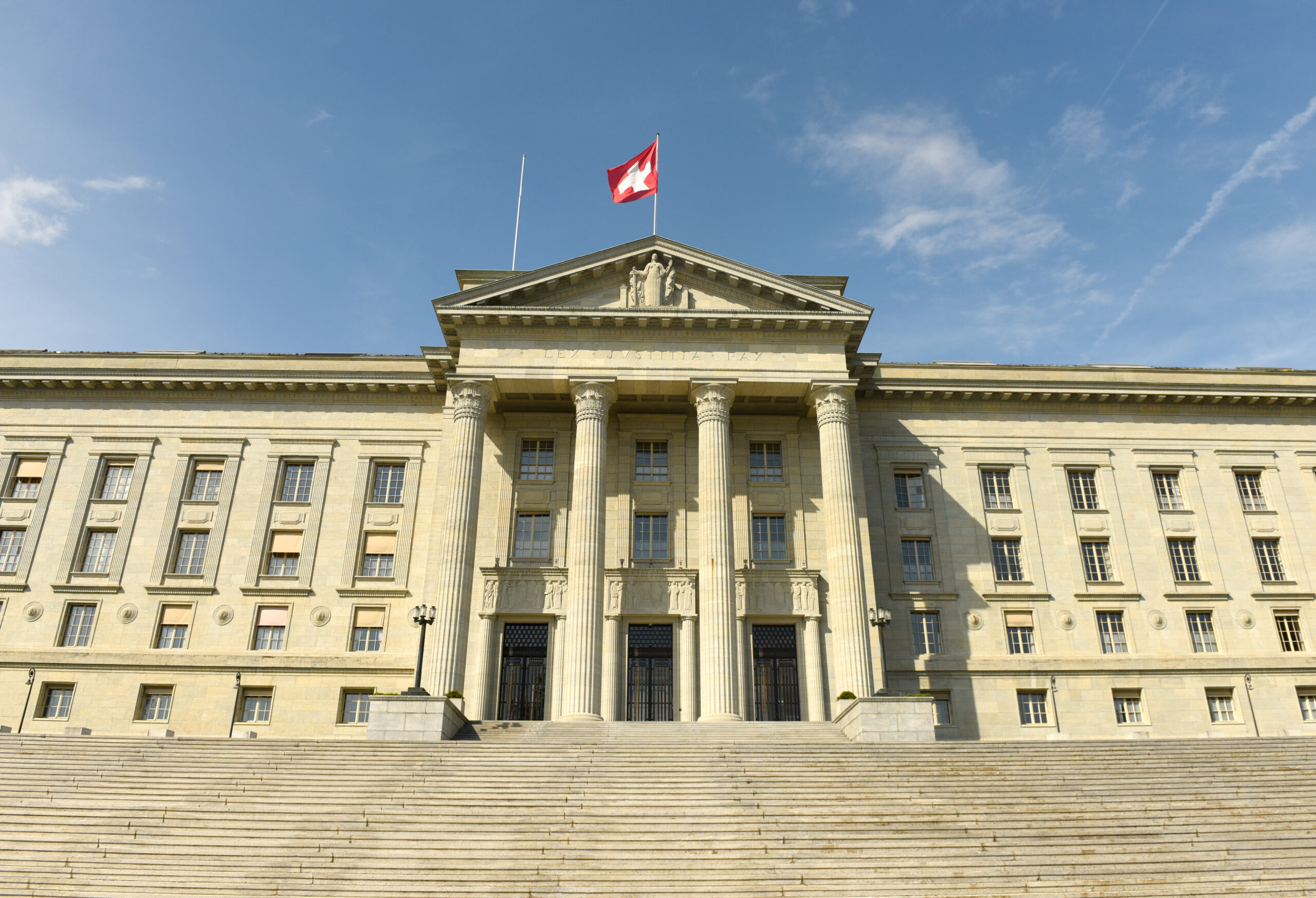 Le Tribunal fédéral a confirmé que les actifs d’un trust inter vivos irrévocable et discrétionnaire ne font pas partie de la succession du défunt.